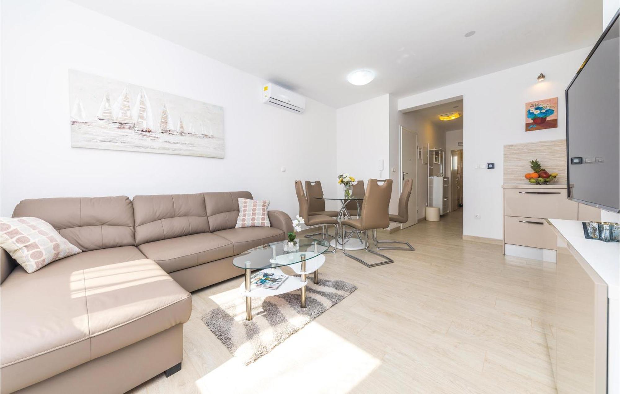 2 Bedroom Amazing Apartment In טרוגיר מראה חיצוני תמונה